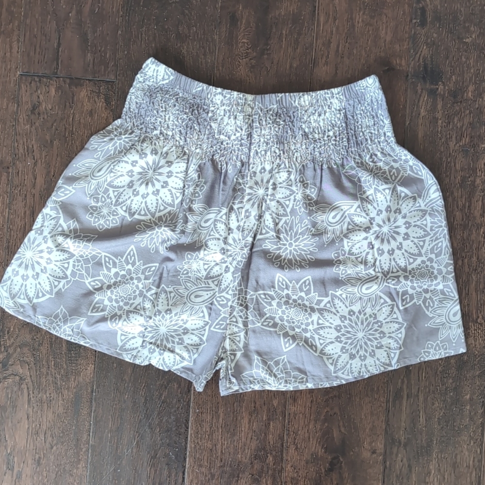 Comfy Lounge Shorts purple/grey mandala floral